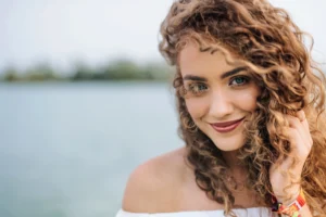 capelli ricci sciolti
